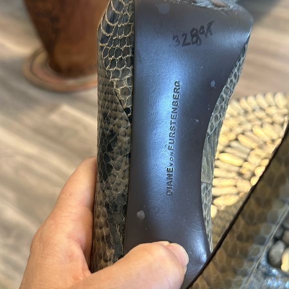 Diane Von furstenberg pump snakeskin used 1x - Picture 7 of 9